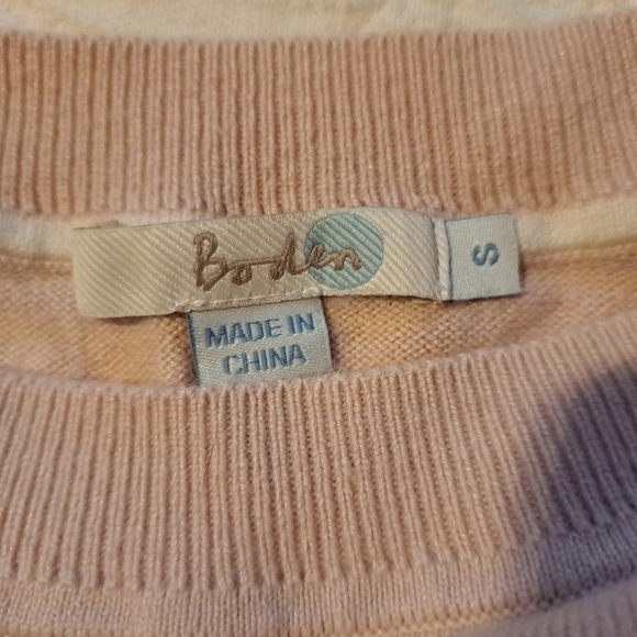 Boden women's size Small light pink side button sweater super soft, has defect - Picture 4 of 4